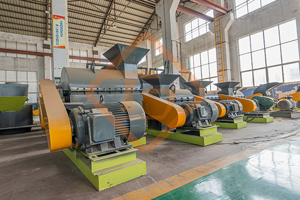 新疆年產十萬噸有機無機復混肥生產線裝車發貨