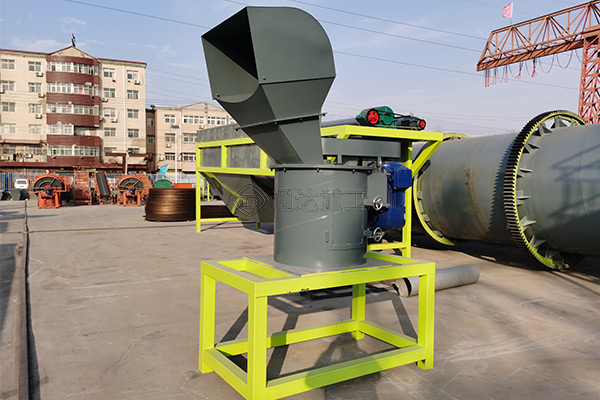 濕料泥餅有機(jī)肥立式粉碎機(jī)