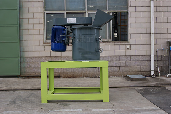 立式粉碎機.jpg